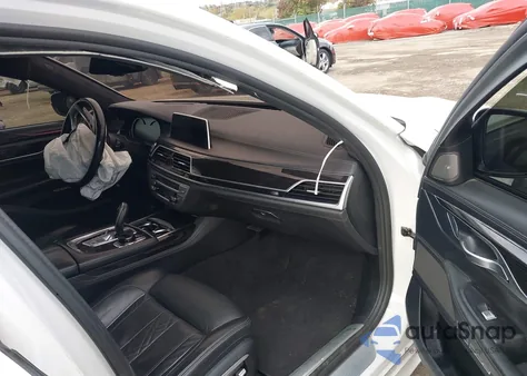 2016 BMW 750I xDrive z USA, uszkodzony, nr VIN WBA7B0C57GG526785